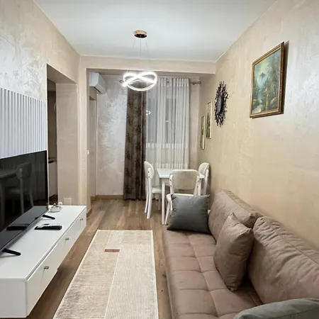 Διαμέρισμα Luxury 1 Near Square 21 *